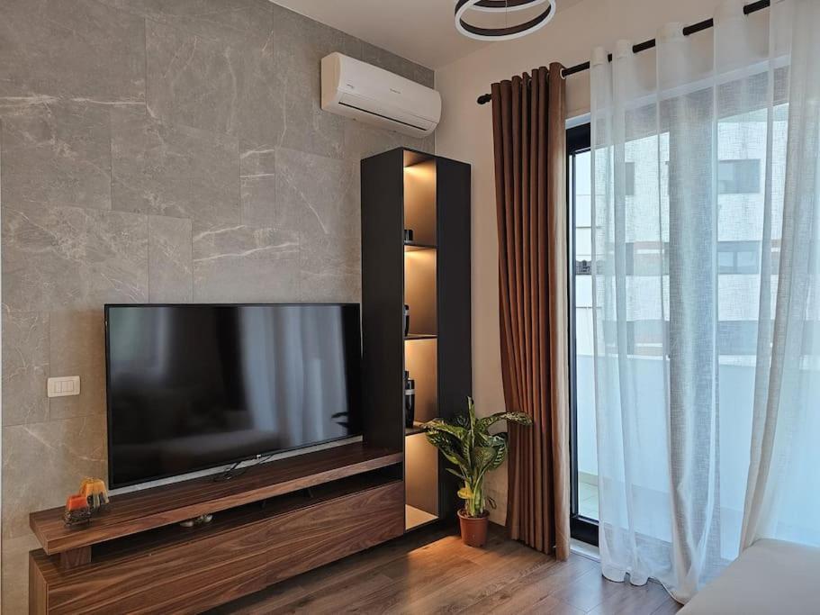 Appartement Deluxe Flat With Garden_Tirana Extérieur photo
